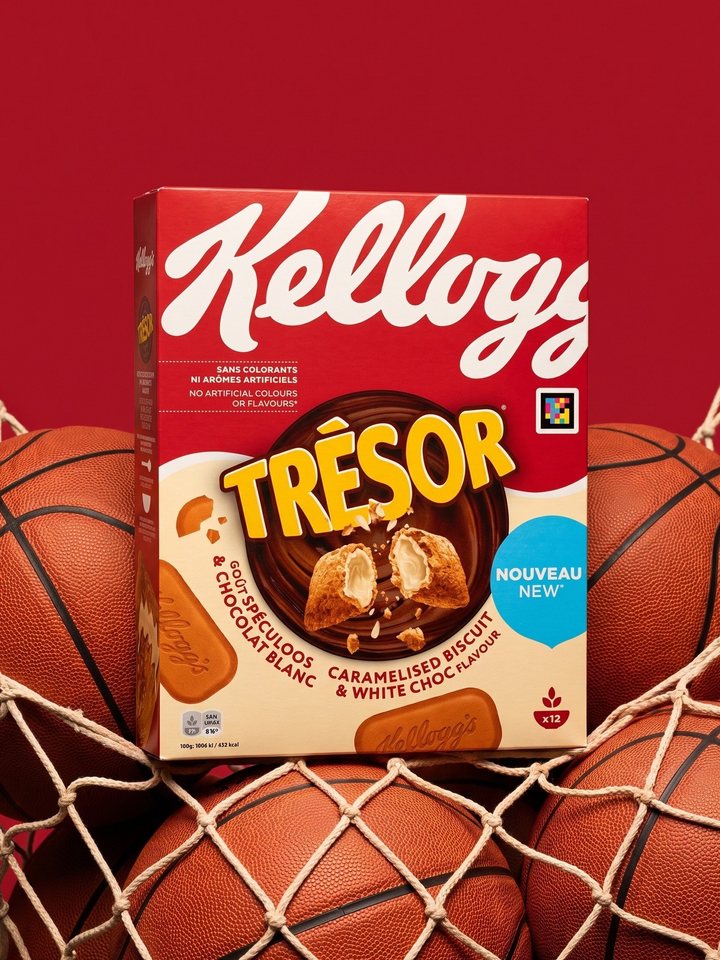 Trésor-Packung in einem Basketballnetz voller Bälle